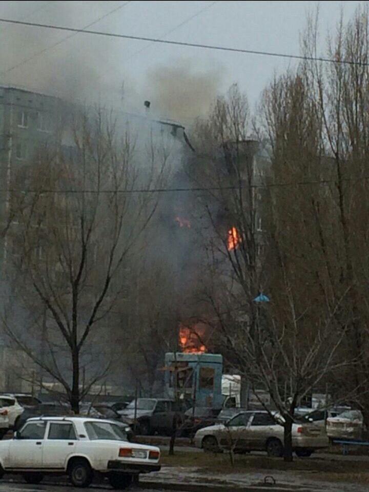 Дзержинск волгоград. Космонавтов 47 пожар. Взрыв дома в Волгограде. Взрыв в Волгограде сейчас.